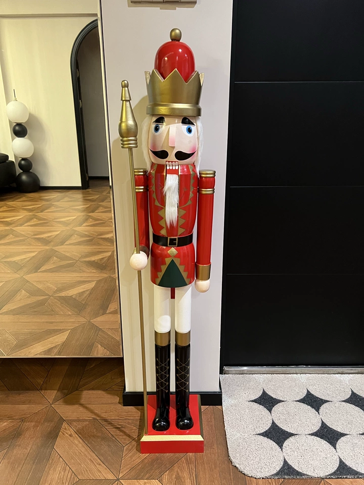Nutcracker Figurine - Cafe Decorative Ornament 120cm Nutcracker Puppet